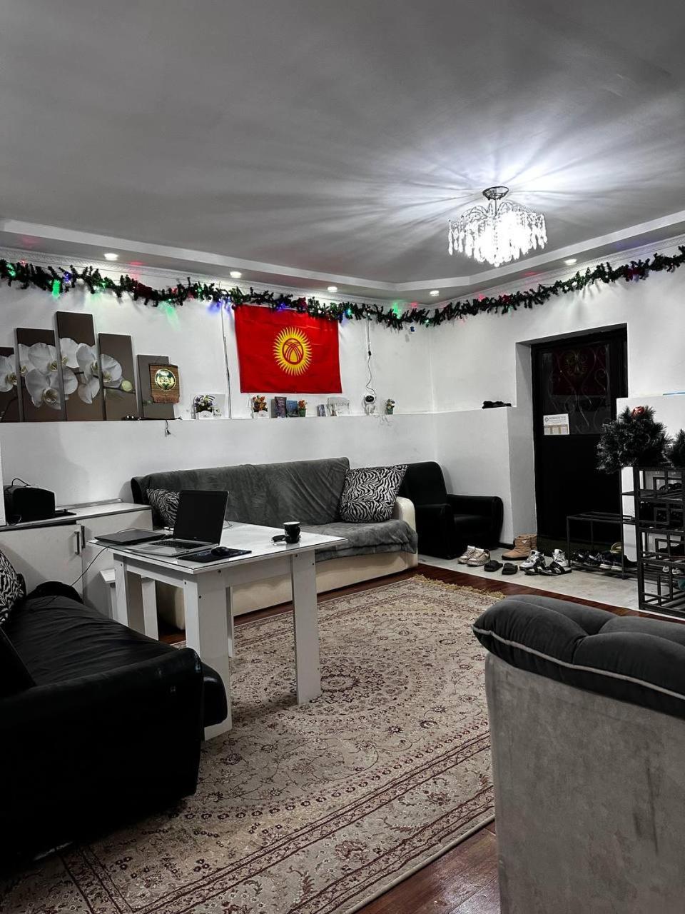 Nomadstan CAPSULE Hostel Karakol Buitenkant foto