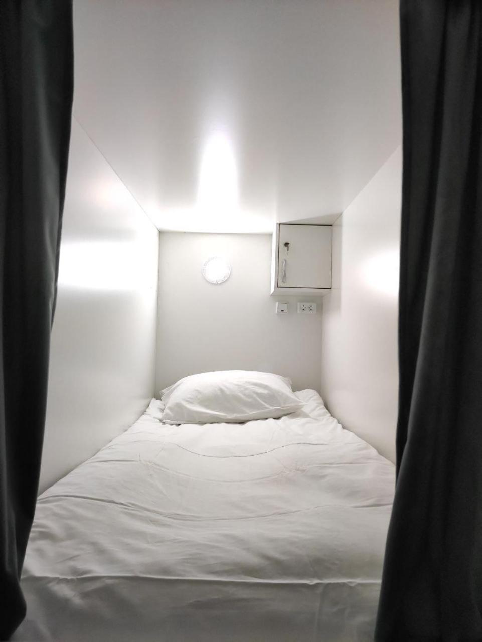 Nomadstan CAPSULE Hostel Karakol Buitenkant foto